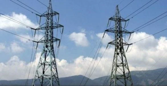 Lezha në errësirë, rrjeti i amortizuar prej disa orësh lë disa fshatra pa energji