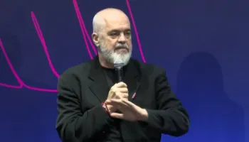 “Lista e bardhë mund të bëhet e zezë”, Rama replikë me ndërtuesin: Po bëj 20 vite e kusur që merrem me racën tuaj, fajin kërkojeni në…