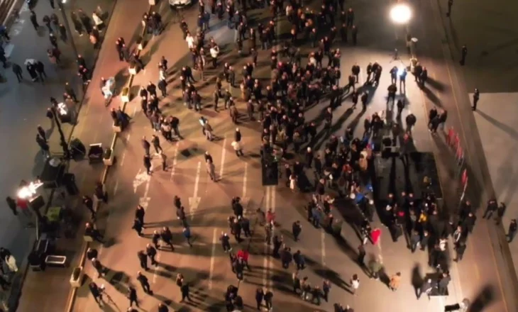 LIVE- “Foltore 2”, opozita proteston sërish para Kryeministrisë, flet kreu i PD Berisha