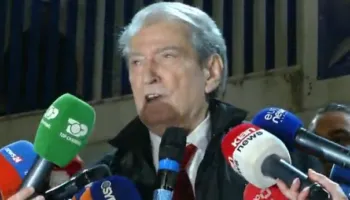 LIVE- Rreth 2 orë protestë, pas mbylljes Sali Berisha deklaratë në selinë e PD