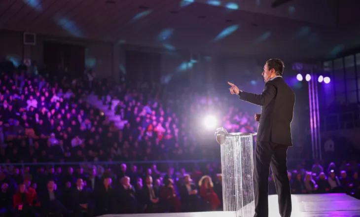 “Luftë me Serbinë” në fushatë