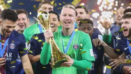 Luis Enrique bën zbulimin e pabesueshëm: Safonov i priti dy penallti me dorën e thyer