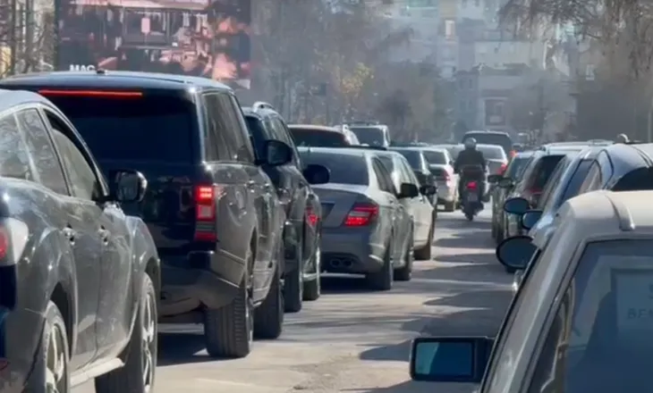 “Lumë” turistësh në Korçë, qyteti juglindor mirëpret 4000 vizitorë çdo ditë përgjatë fundvitit