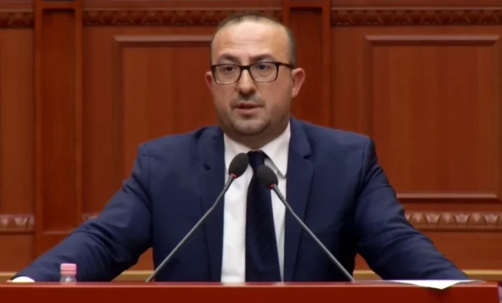 “Lushnja qelbet, era p*rdhë”, Korreshi paralajmëron: Turp për deputetët e PS-së, nuk mund të mbijetojmë kështu