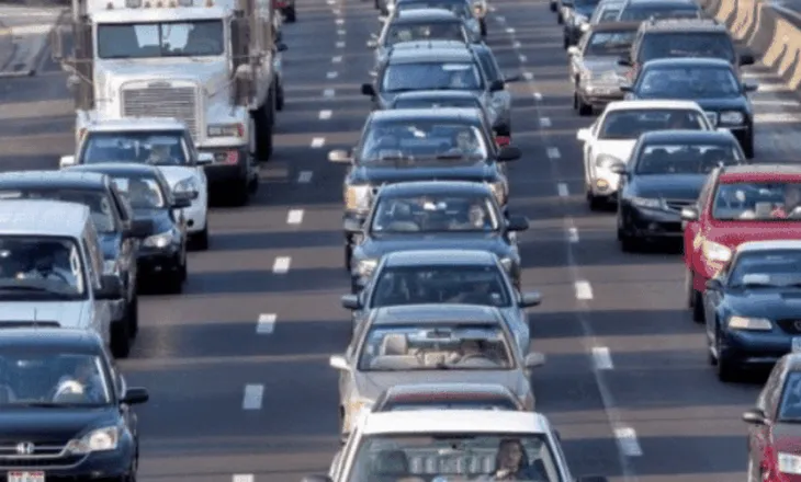 Makinat që “zbarkojnë” në Shqipëri/ Ndryshojnë rregullat e zhdoganimit, ja si do të ndahen tarifat…