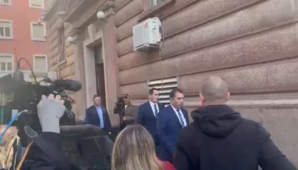 “Mandatet” mblidhen për Ballukun, 3 prokurorët e SPAK mbërrijnë në Kryesinë e Kuvendit