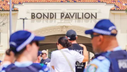 Masakra në Australi, autori akuzohet për 59 vepra penale