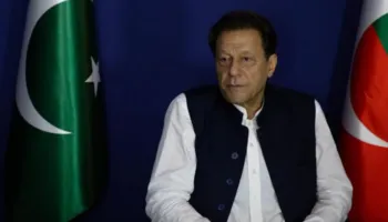 Mashtrim dhe marrje dhuratash shtetërore, shpallen fajtorë Imran Khan dhe bashkëshortja e tij, i shtohen vitet e dënimit me burg