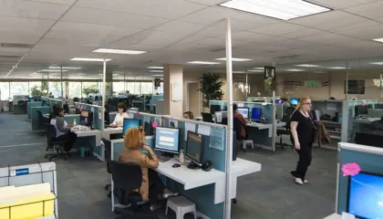 Mashtronin shtetas të huaj me investime në bursën ‘Forex’ për të përfituar, Prokuroria Tiranë dërgon në gjyq 7 persona