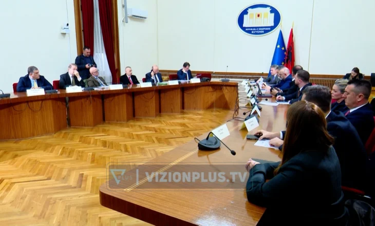 Mblidhet komisioni i “zgjedhores”, PS e PD miratojnë kalendarin, do diskutohet edhe sitemi elektoral