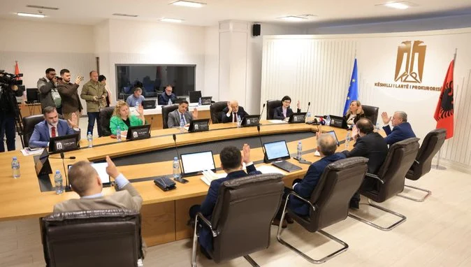 Me 11 vota pro, KLP zgjedh Joni Ketën për kreun e BKH. Të pranishëm edhe përfaqësuesit e SHBA dhe BE