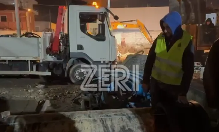 Me eskortë këmba-këmbës, vjen në Vlorë vegla nga Stambolli, pritet rikthimi i furnizimit me ujë (VIDEO)