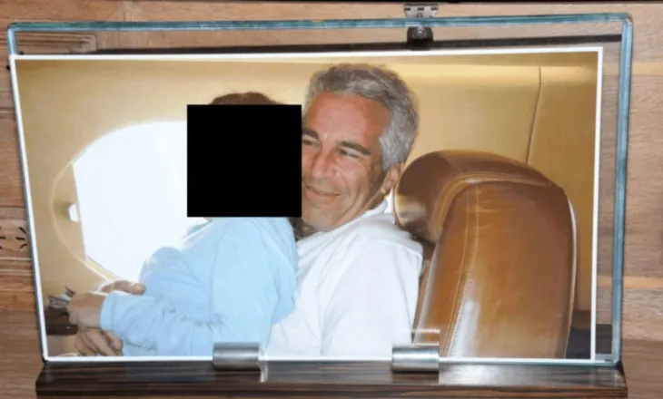 “Më futi në telashe me shefin sepse vajzat ishin…”, zbulohen fantazitë e errëta të Jeffrey Epstein dhe porositë që u jepte rekrutuesve të viktimave: Specifikonte racën dhe…