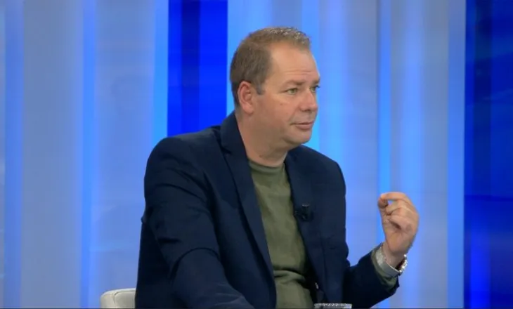 “Me llafe kafeneje nuk bëhet politikë”/ ‘Shpërthen’ ashpër Kulluri: Nëse ka prova, t’i bëjnë publike, në të kundërt…