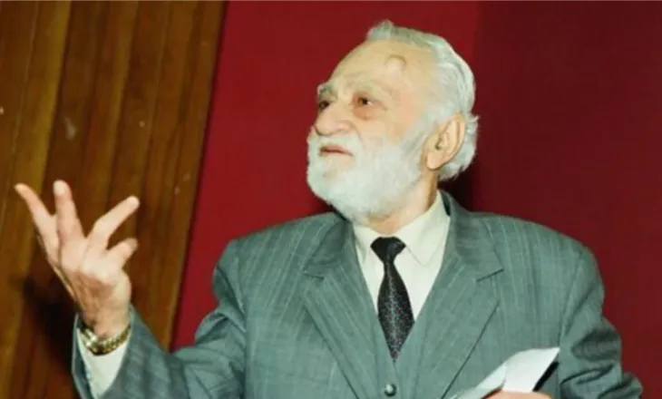 “Më ndihmo të gjej ca para, se e kam gruan pa bukë në shtëpi”, kur Kadri Roshi i lutej Servet Pëllumbit…