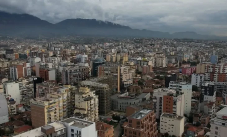 Më shumë kredi për shtëpi, ekspertët: Qytetarët interesohen për të blerë banesa, tregu mbetet aktiv