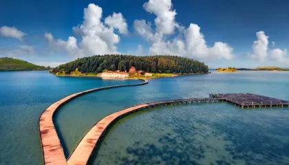 Media britanike: Shqipëria, ylli i ri i turizmit europian! Kryeson mes destinacioneve më të mira për pushime