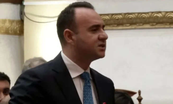 “Mediat botërore po flasin për ‘Kayo’-n e Ballukut”, Balliu: Ku e keni ministren e pandehur? Hiqini qafe hajdutët