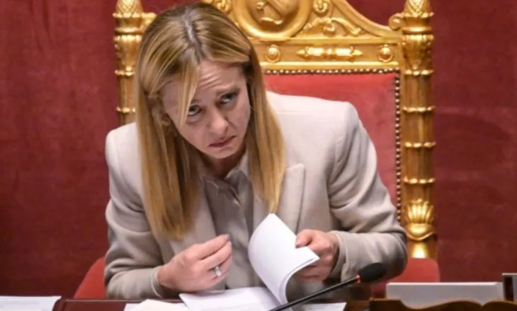 Meloni batuta me stafin në Kryeministri: Pushoni tani, viti tjetër do të jetë edhe më keq