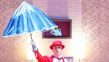 “Meri Popins” në teatër, një shfaqje e mbështetur mbi një vepër klasike dhe që përcjell mesazhe 