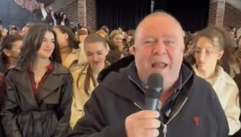 Mesazh për prodhimin shqiptar dhe Shqipërinë evropiane/ Gjergj Luca uron Vitin e Ri me punëtorët e tij (VIDEO)