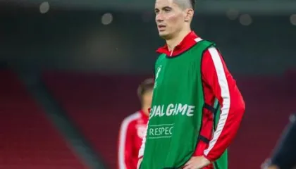 Mesazh që ngre dyshime, Odise Roshi u bën thirrje ndjekësve: Mos i hapni për sigurinë tuaj