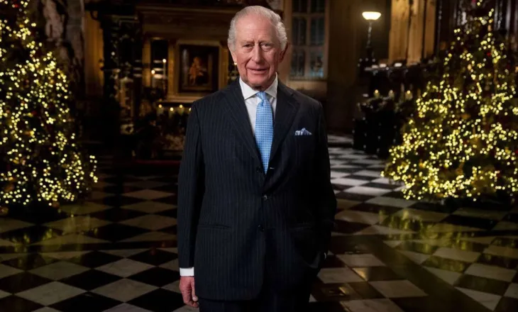 Mesazhi i Krishtlindjes/ Mbreti Charles paralajmëron: Bota po përçahet, e drejta duhet të fitojë mbi të gabuarën