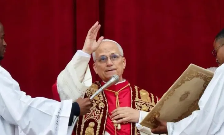 Mesazhi “Urbi et Orbi”, Papa thirrje Kievit e Moskës të ulen në bisedime, mesazh edhe për Gazën