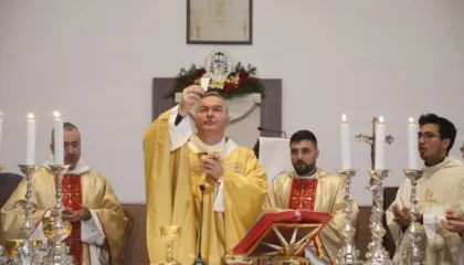 Mesha e Krishtlindjes në Katedralen “Shën Pali”, Imzot Arjan Dodaj: Të ecim me shpresë përballë çdo zhgënjimi njerëzor