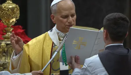 Mesha e parë e Krishtlindjes nga Papa Leoni XIV: Një ekonomi e shtrembëruar i trajton njerëzit si mall