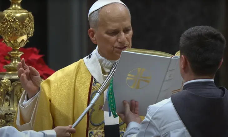 Mesha e parë e Krishtlindjes nga Papa Leoni XIV: Një ekonomi e shtrembëruar i trajton njerëzit si mall