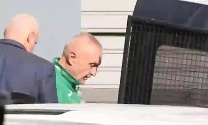 Meta me fjalët e Veliajt, kërkesë GJKKO: Mos më mbani në kafaz, s’do marr pjesë në seancë