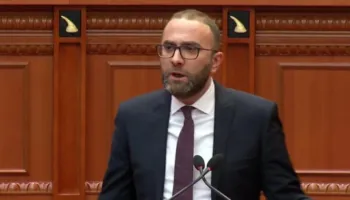 “Mijëra orë filmime”/ Bardhi: Agasi ka shkarkuar nga detyra 3 ministra të brendshëm se nuk i pëlqenin