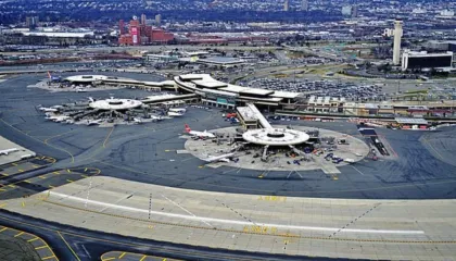 Mijëra vetë të ekspozuar ndaj fruthit, alarm në një prej aeroporteve më të ngarkuar në botë