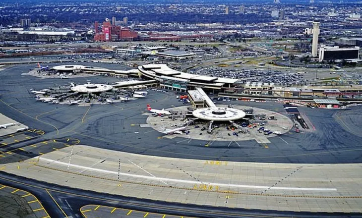 Mijëra vetë të ekspozuar ndaj fruthit, alarm në një prej aeroporteve më të ngarkuar në botë
