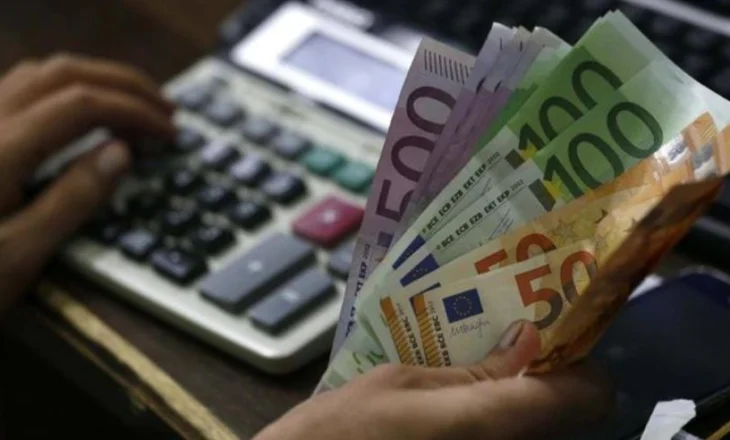 Ministri i Financave/ Familjet në Kosovë kanë të kursyera 4.69 miliardë euro