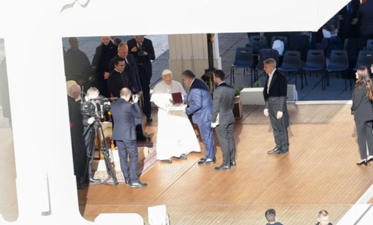 Ministri Salla pritet në audiencë jubiliare nga Papa Leone XIV në Vatikan