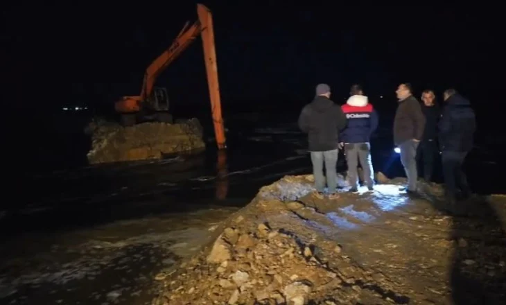 Ministri Salla shpërndan pamjet: Vijojnë punimet për riparimin e argjinaturës së dëmtuar në Tale