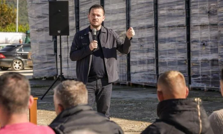 Ministri Salla takim me fermerët në Konispol: S’ka përdorim të pesticideve të palejuara në mandarina