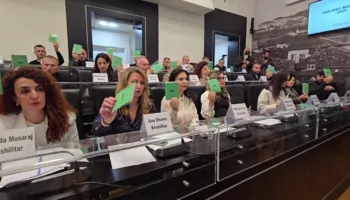 Miratohet buxheti i Durrësit/ Kalon vetëm me votat e këshilltarëve socialistë, opozitarët kritikuan shpenzimet