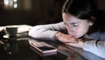 Mirë se erdhe 1984… provoni ta imagjinoni veten pa internet…