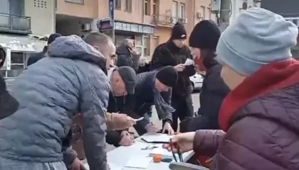 Mobilizohen studentët në Serbi, nis mbledhja e nënshkrimeve për zgjedhje të parakohshme parlamentare