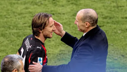 “Modriç luan sikur të ketë cigare në gojë”, komenti epik i Luca Toni për mesfushorin e Milanit