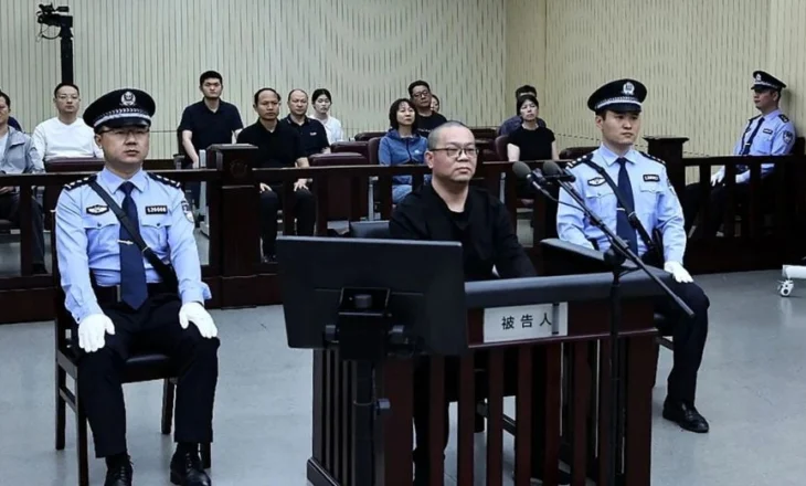 Mori 116 milionë paund ryshfete me anë të korporatës që drejtonte, ekzekutohet ish-bankieri i lartë në Kinë