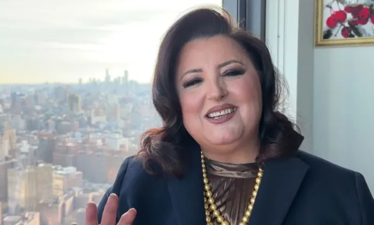 Mori titullin ‘Qytetare Nderi’ e Kavajës, reagon Parashqevi Simaku: Guri i rëndë në vend të vet