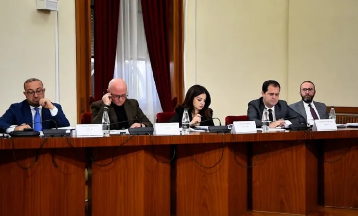 “Mos më detyroni të njoftoj Ramën se e dini ç’ju gjen”- Zbardhen debatet në Këshillin e Mandateve për Ballukun