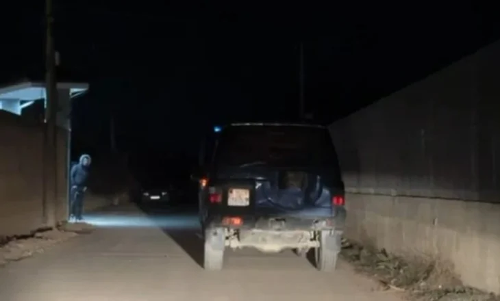 “Mos xhiro gomat…”! Shpallen në kërkim autorët e plagosjes në Mamurras, dy 18-vjeçarë qëlluan Pjetër Markun