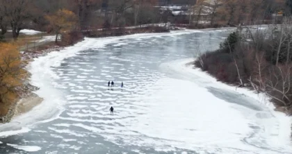 Moti i ftohtë në Kanada, banorët bëjnë patinazh në pellgjet e ishullit të Torontos