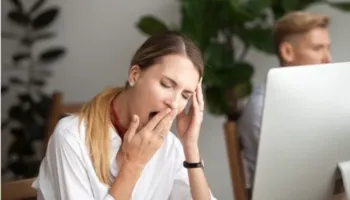 Mungesa e kesaj vitamine ju ben juve te ndiheni te pergjumur