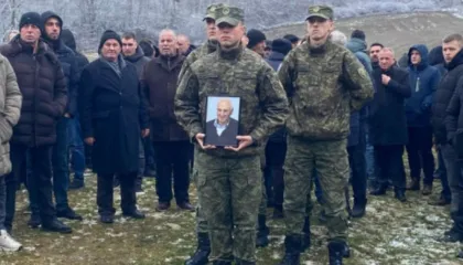 Mungoi në varrimin e të atit pasi Haga nuk i dha leje, veteranët e UÇK: Salih Mustafa duhet të ishte në Kosovë